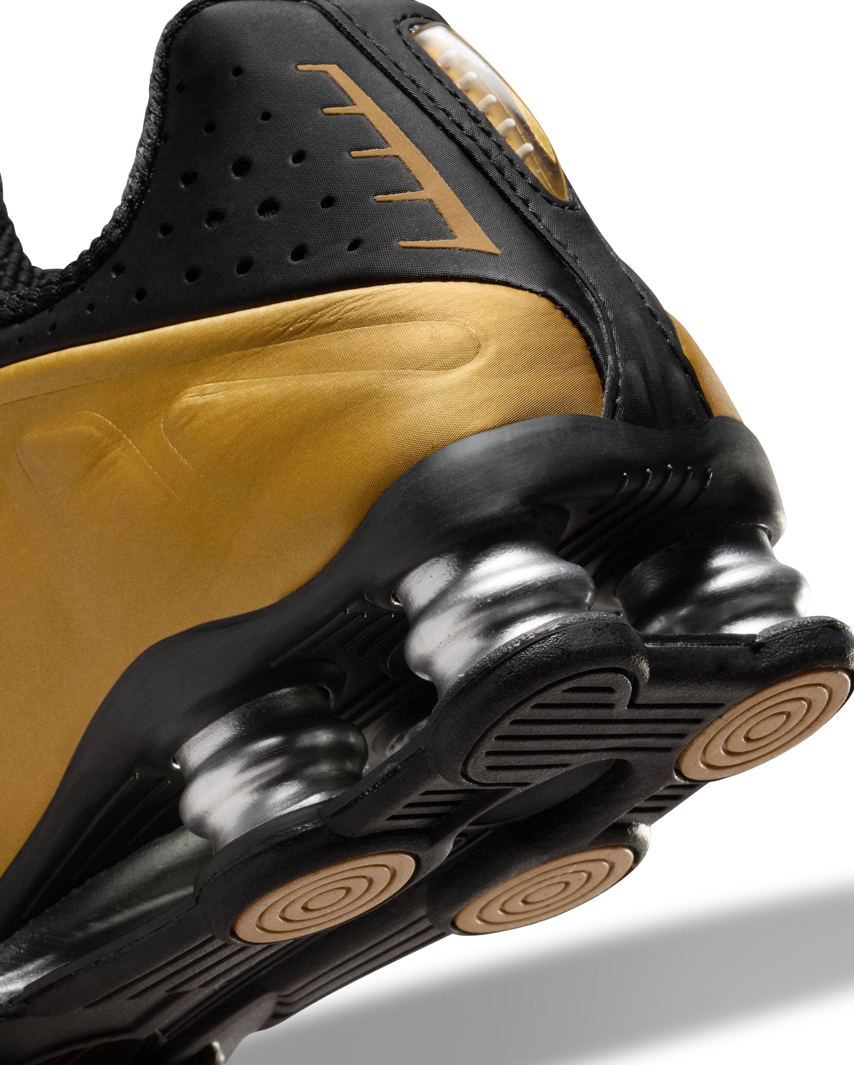 Nike Shox R4 Black Metallic Gold AR3565 005 Starcow Paris